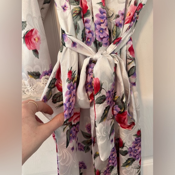 Vintage Natori Floral Robe - Picture 5 of 8